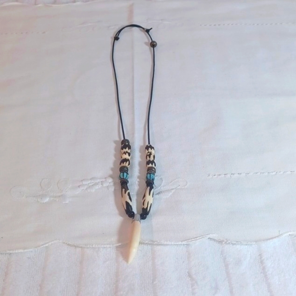 NAVEO  Indain Blue  Beaded Ajustable Horn‎ Necklace